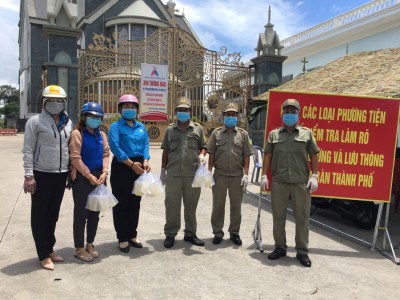 Trường TH Nguyễn Du đồng hành cùng địa phương Phòng chống dịch Covid 19