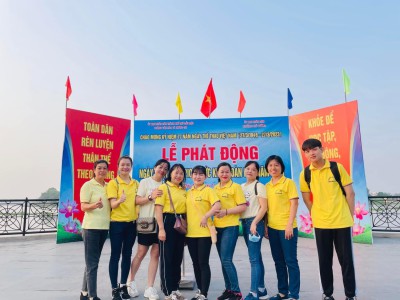 Trường Tiểu học Nguyễn Du hưởng ứng ngày chạy Olympic vì sức khỏe toàn dân năm 2023