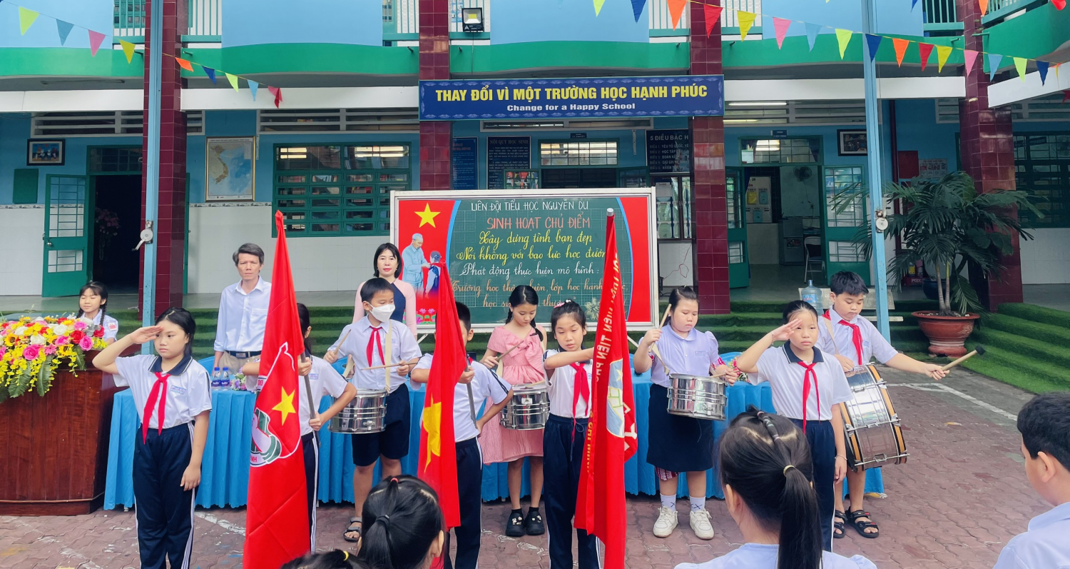 Trường Tiểu học Nguyễn Du tổ chức sinh hoạt chủ điểm “Xây dựng tình bạn đẹp - nói không với bạo lực học đường” và phát động thực hiện mô hình “Trường học thân thiện, lớp học hạnh phúc, học sinh yêu thương”